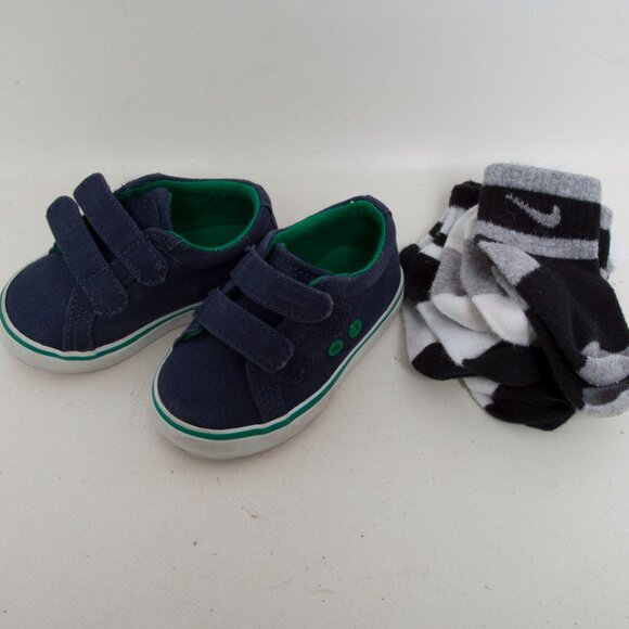 Janie & Jack Baby Boy Size 4 Navy Slip-On Shoes w/ Velcro + 4 Pairs Nike Socks - Picture 1 of 5